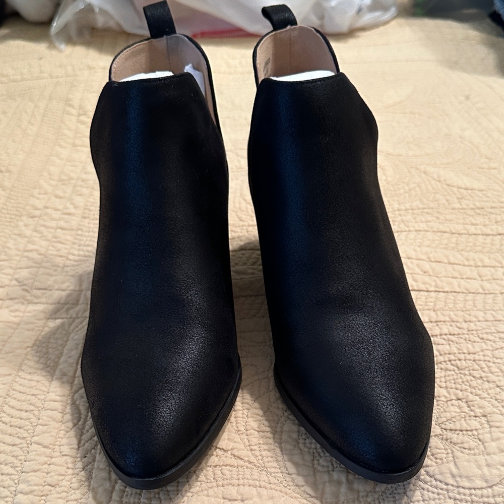 Size 8.5 Lola Journey Collection Sleek Black Ankle Booties. New in box!